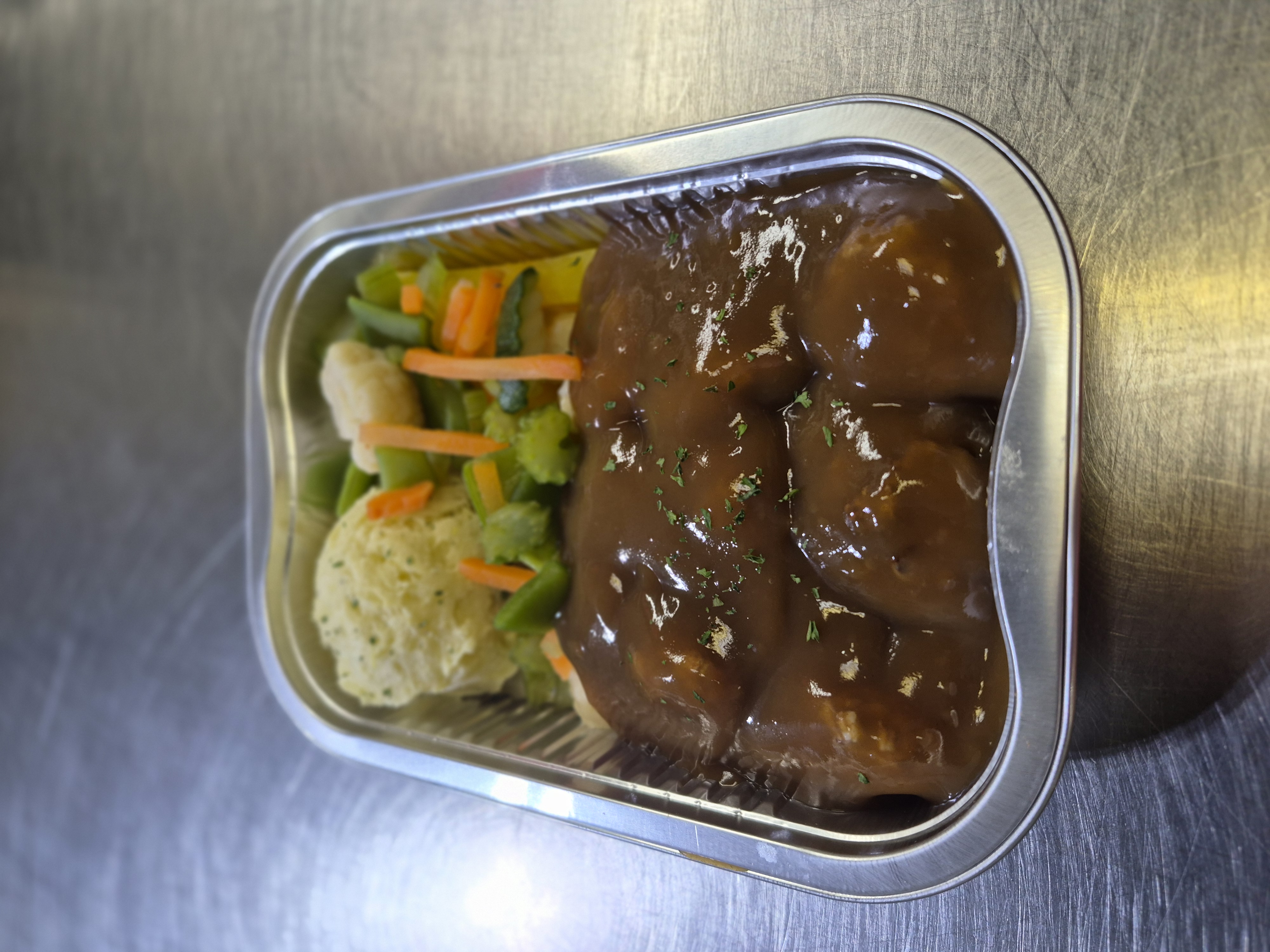 Ragoût de boulettes de boeufLégumes et riz